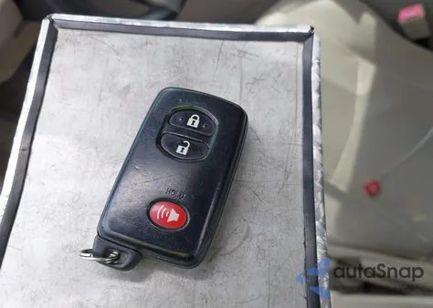 2011 Toyota Prius Three z USA, uszkodzony, nr VIN JTDKN3DU3B0316648